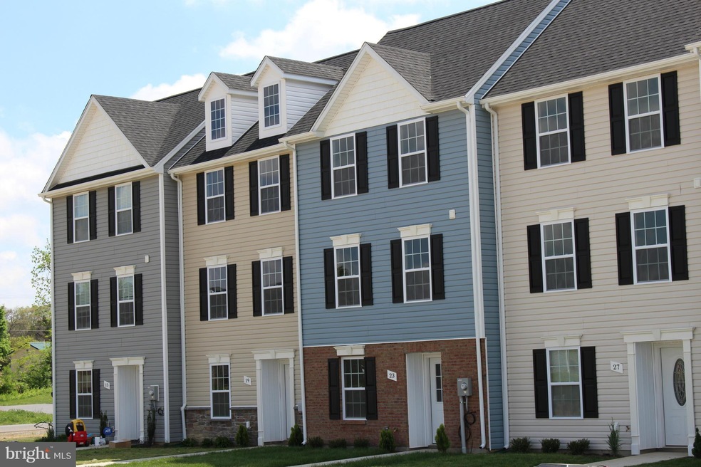 14 Hanger Ct, Inwood, WV 25428 - photo 1