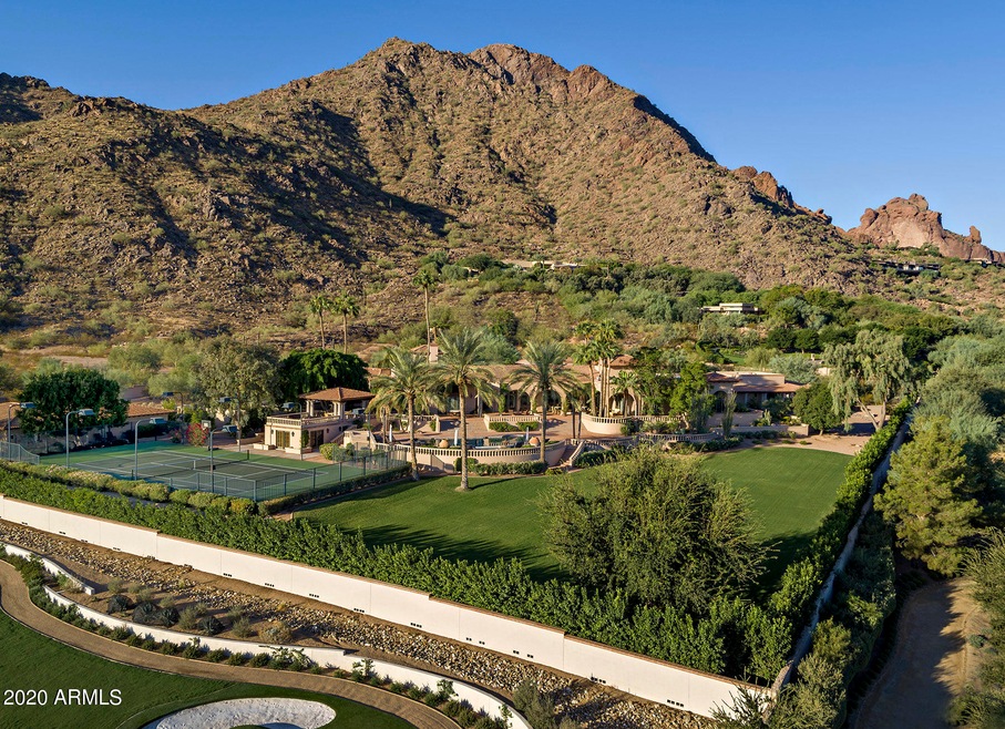 01 Aerial of Estate and Camelback Mounta
