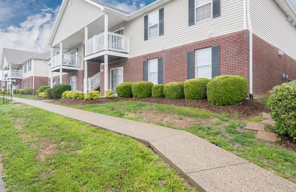 165 Central Blvd unit 50, Mount Washington, KY 40047 - photo 1