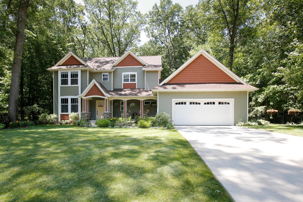 159 red oak circle-101