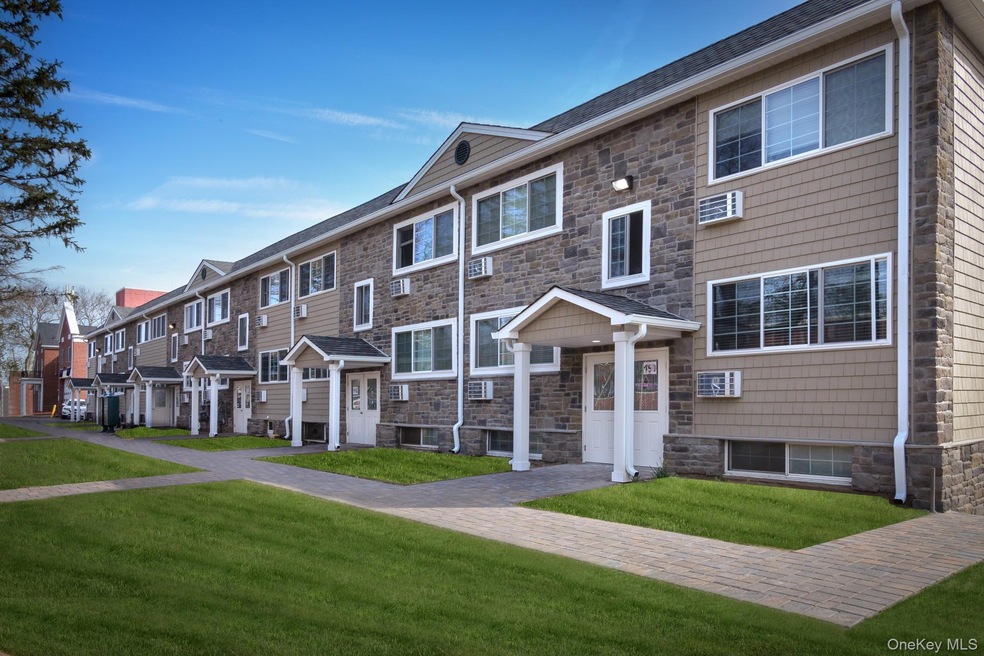 621 Tulip Ave unit C4, Stewart Manor, NY 11530 - photo 1