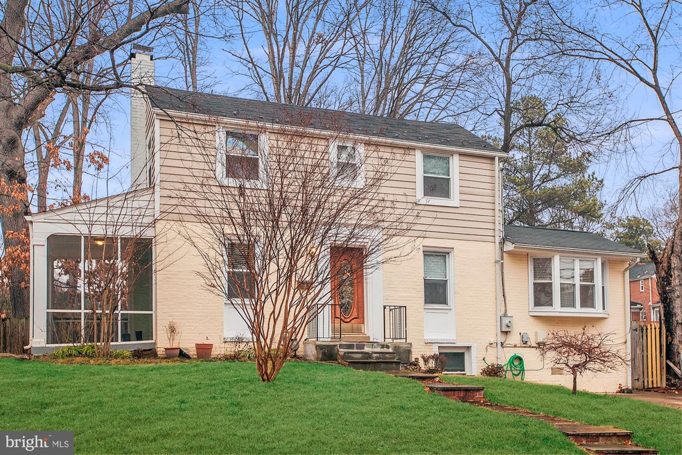 1402 Erskine St, Takoma Park, MD 20912 - photo 1