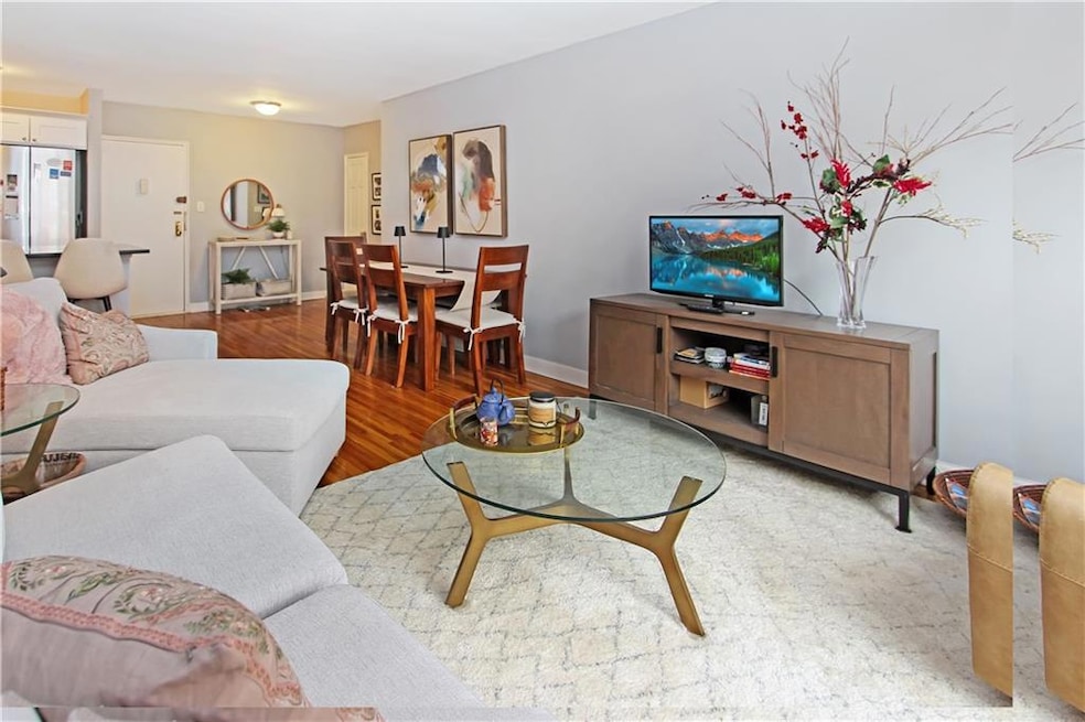 9323 Shore Rd unit 4G, Brooklyn, NY 11209 - photo 1