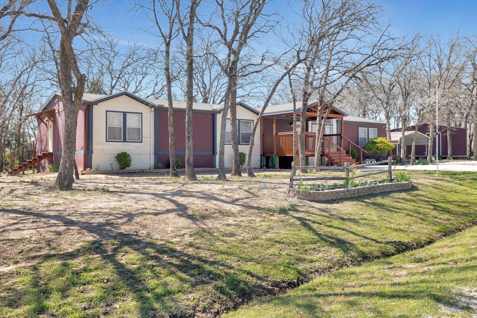 275 Oakley Cir, Weatherford, TX 76085 - photo 1