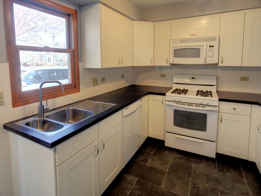 202 S Washington St unit A, Wheaton, IL 60187 - photo 1