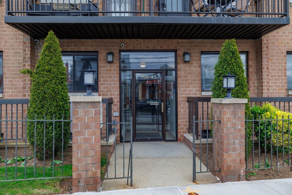 15045 Centreville St unit 3C, Ozone Park, NY 11417 - photo 1