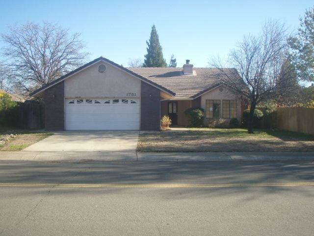 1751 Oak Mesa Ln, Redding, CA 96003 - photo 1