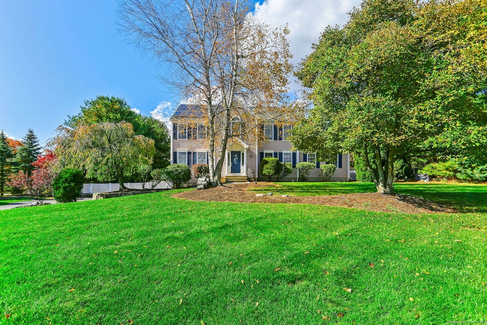 Under Contract $749,900