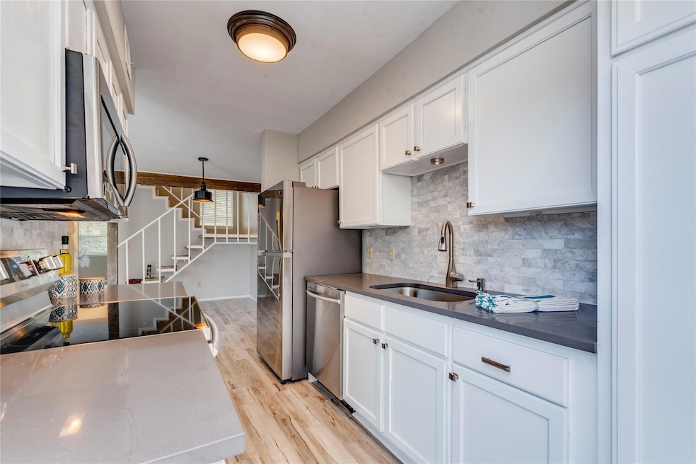 6910 Hart Ln unit 805, Austin, TX 78731 - photo 1