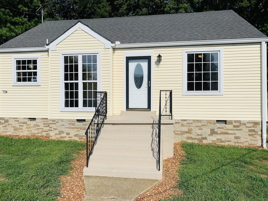 724 Hoover St, Shelbyville, TN 37160 - photo 1