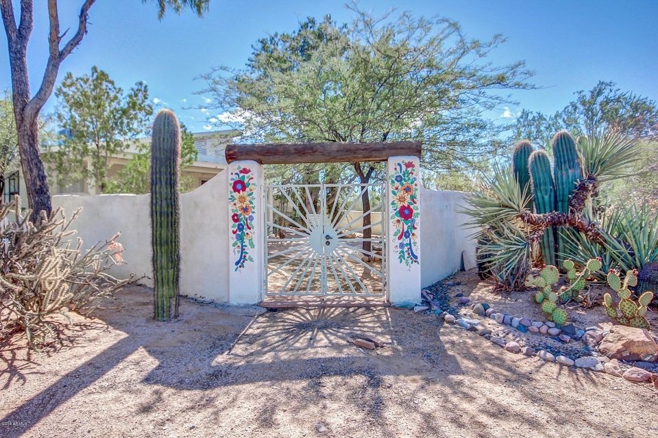 Welcome to the Desert Cottage