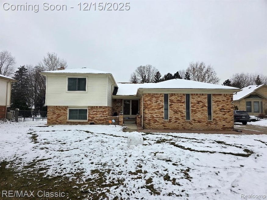 48765 Ben Franklin Dr, Shelby Township, MI 48315 - photo 1