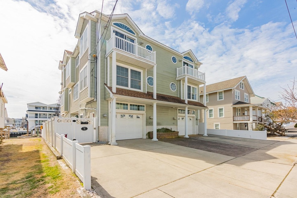 Sold $1,725,000 • Co-Listing Agent