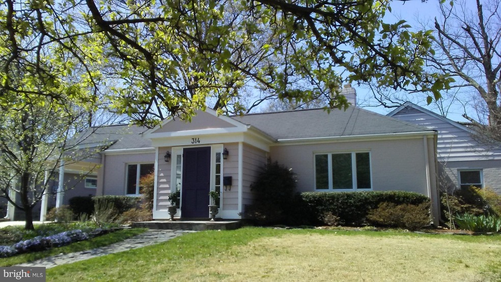 314 Skyhill Rd, Alexandria, VA 22314 - photo 1