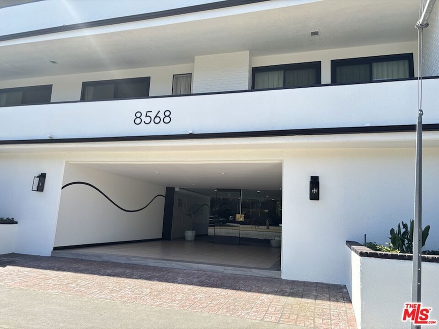 8568 Burton Way unit 101, Los Angeles, CA 90048 - photo 1
