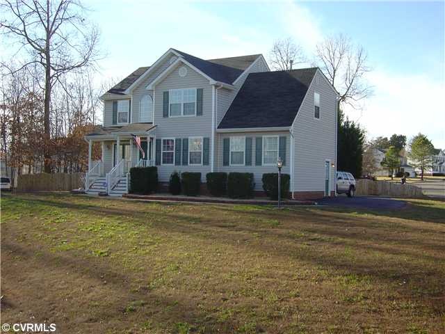 Exterior Front - Huge Cul De Sac Lot!!