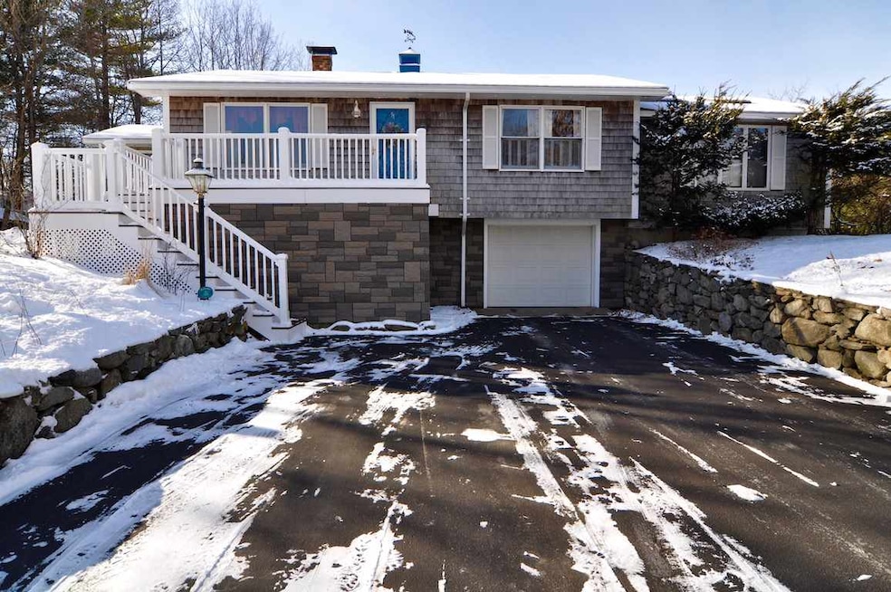 31 Packers Falls Rd, Newmarket, NH 03857 - photo 1