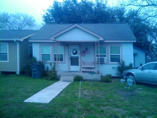 1709 Avenue I, Bay City, TX 77414 - photo 1