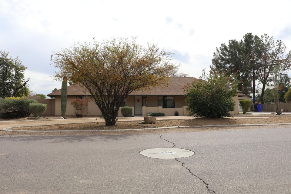 Alzora Listing-Front of home 5