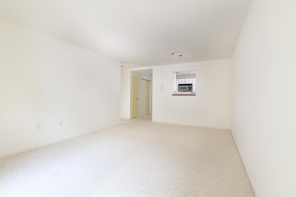 Bay Square unit 201, Cambridge, MA 02139 - photo 1