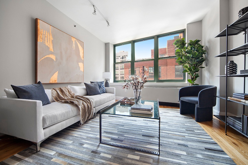 Sold $979,000 • Co-Listing Agent