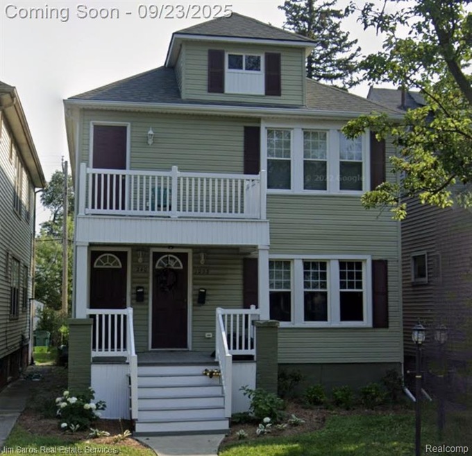 1238 Wayburn Lower St, Grosse Pointe, MI 48230 - photo 1