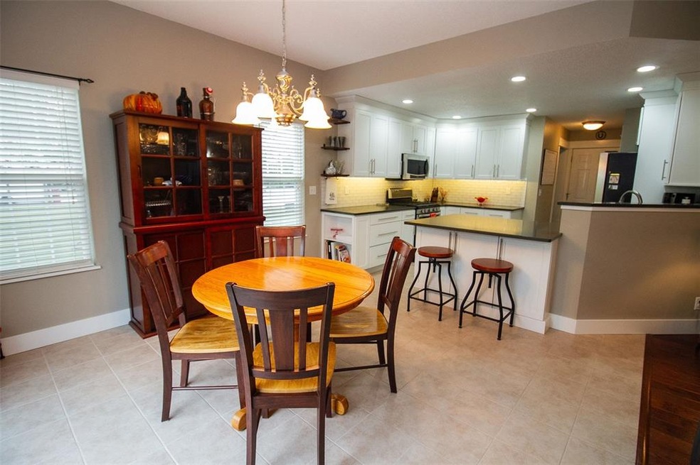 606 Crestview Ct, Center Point, IA 52213 - photo 1