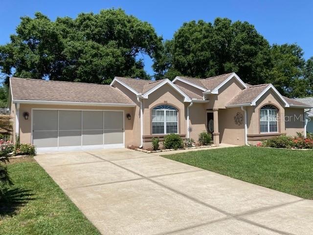 2/2/2 W/Den Block home in PARK VIEW