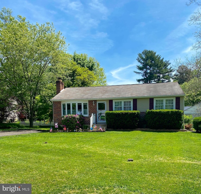 300 Denis Ln, Wallingford, PA 19086 - photo 1