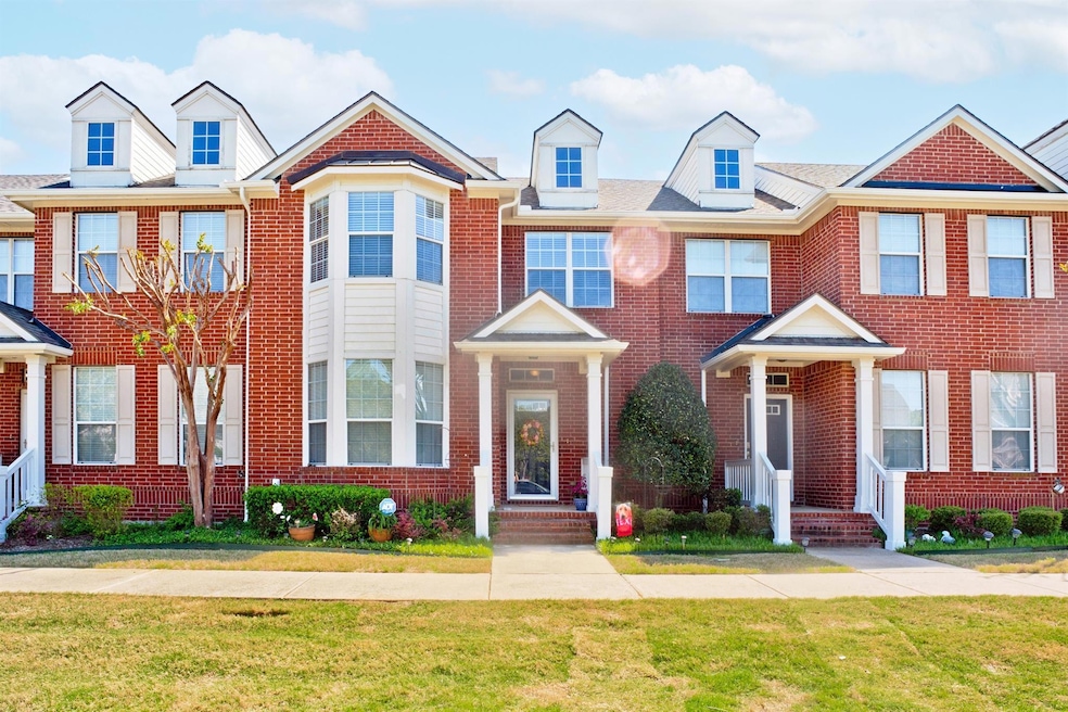 8036 Mimosa Dr, North Richland Hills, TX 76180 - photo 1