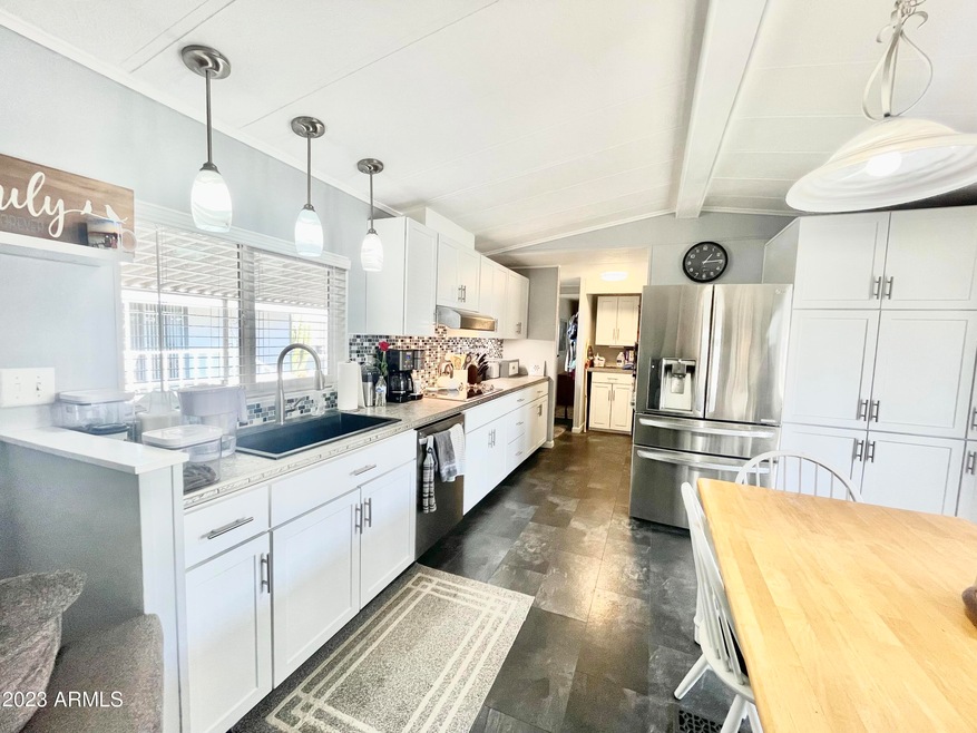 35KITCHENFRONT