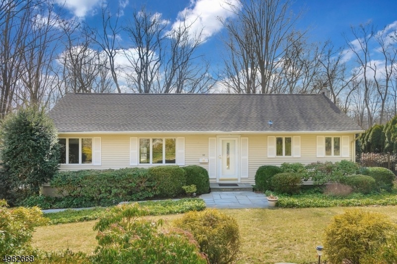 37 Overlook Trail, Morris Plains, NJ 07950 - photo 1