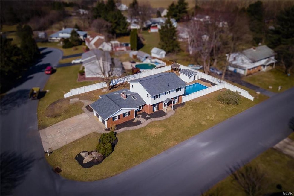 4372 High View Dr, Nazareth, PA 18064 - photo 1