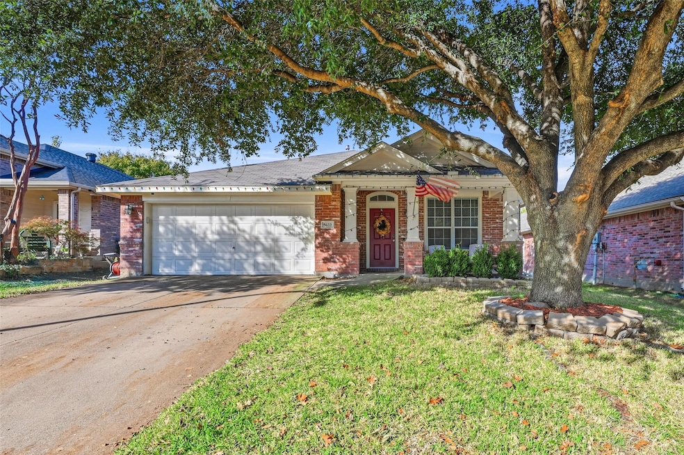 5633 Broken Gap Dr, Fort Worth, TX 76179 - photo 1