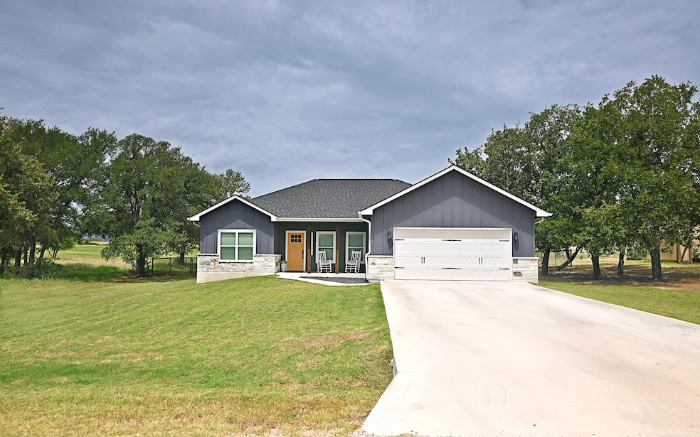 367 Chesterfield Dr, Kingsland, TX 78639 - photo 1