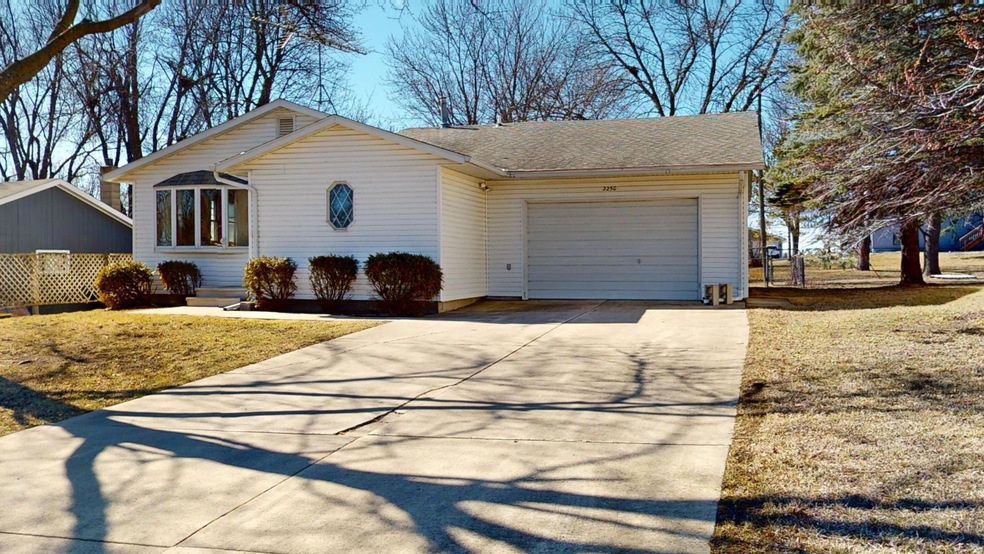 2250 Margaretha Ave, Albert Lea, MN 56007 - photo 1