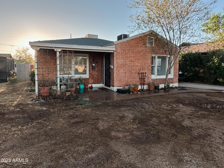 2006 N 23rd Place, Phoenix, AZ 85006 - photo 1