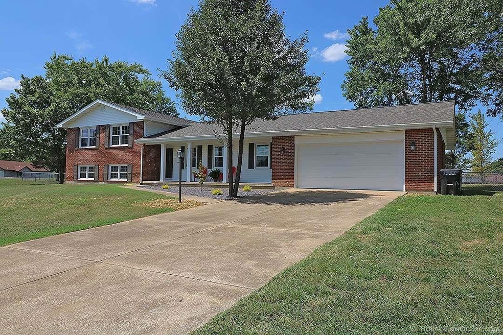 2757 Wycliff Dr, Farmington, MO 63640 - photo 1