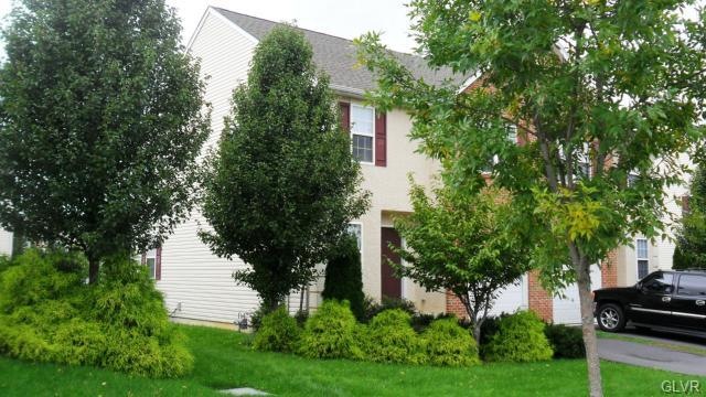 6842 Hunt Dr, Macungie, PA 18062 - photo 1