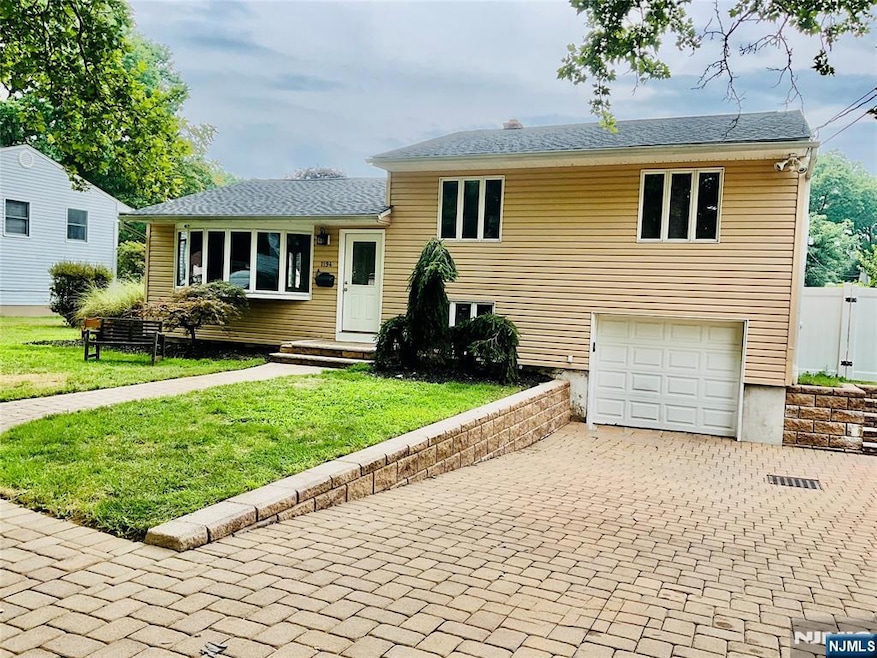 Pending $649,000 • Co-Listing Agent