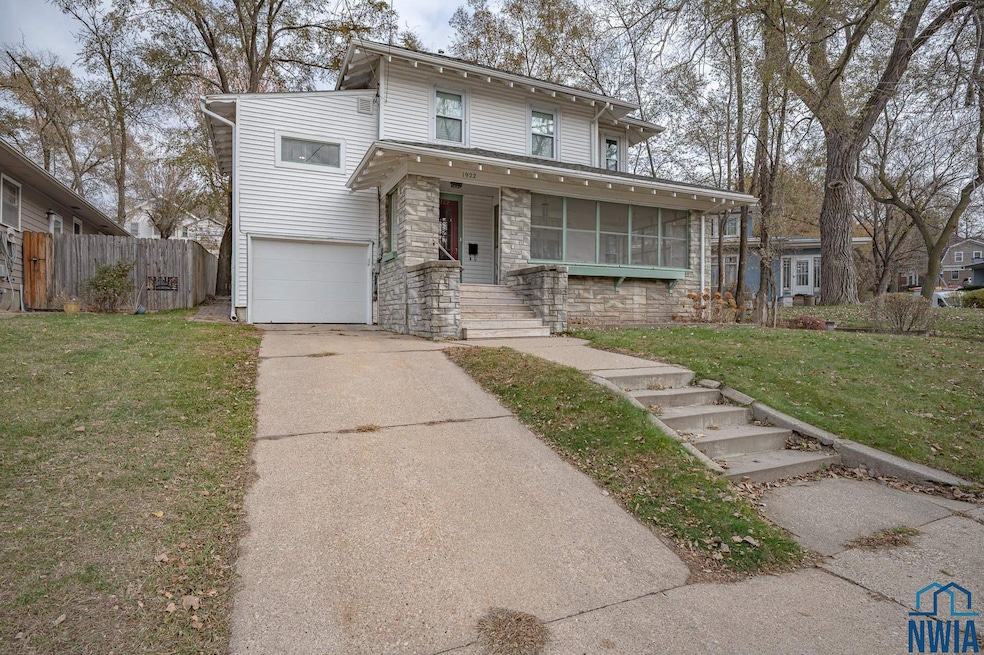 1922 Heights Ave, Sioux City, IA 51104 - photo 1