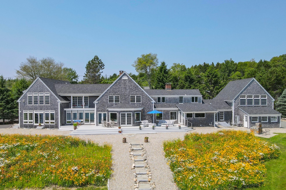 Under Contract $2,950,000 • Co-Listing Agent
