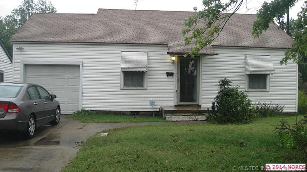 Cute 2 Bedroom, 1 Bath, 1 Car Garage