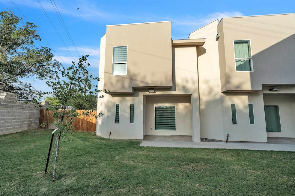 504 Gale Ct unit C306, Laredo, TX 78041 - photo 1