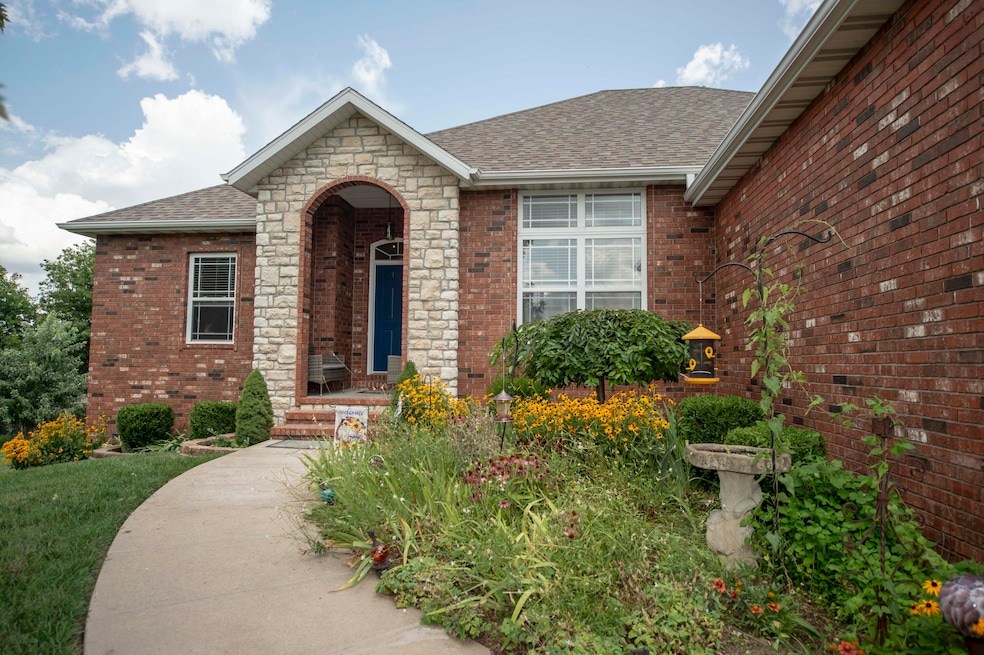 1731 E Blockage Ct (102)