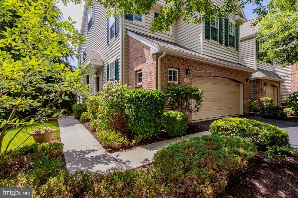 201 Cherry Ln unit 8286, Kennett Square, PA 19348 - photo 1
