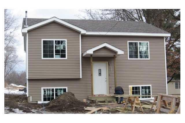 339 E Edison Ave, Des Moines, IA 50315 - photo 1