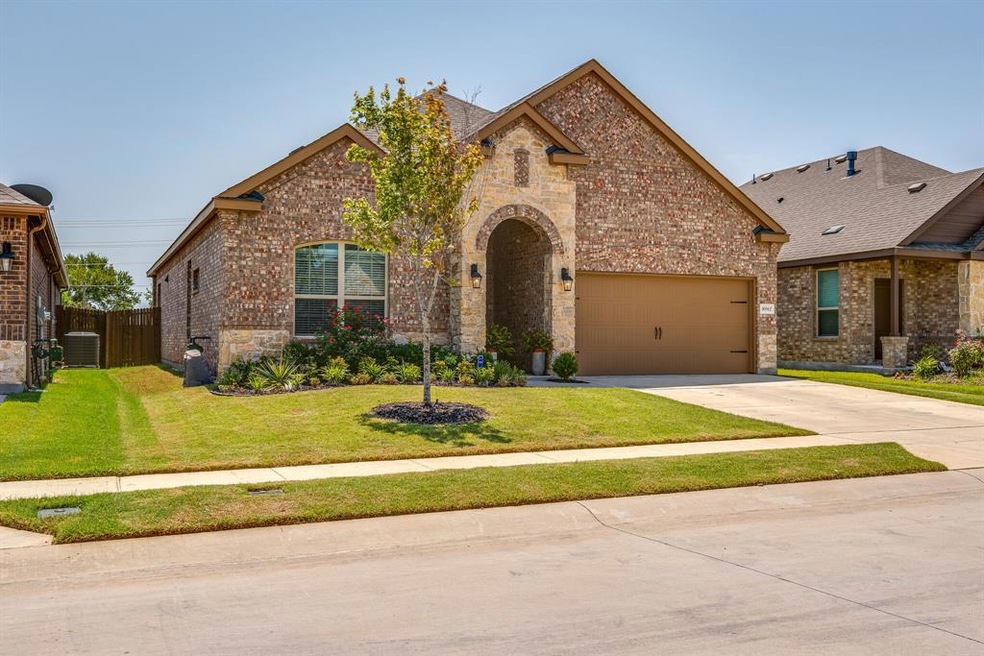 10912 Aledo Ln, Aubrey, TX 76227 - photo 1