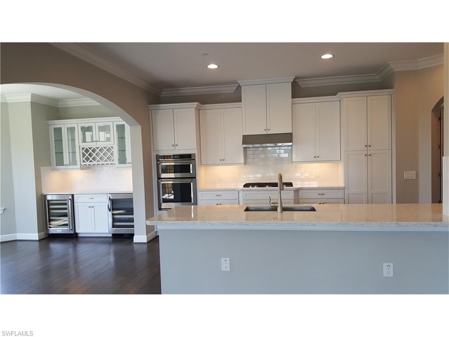 Kitchen & Wet Bar