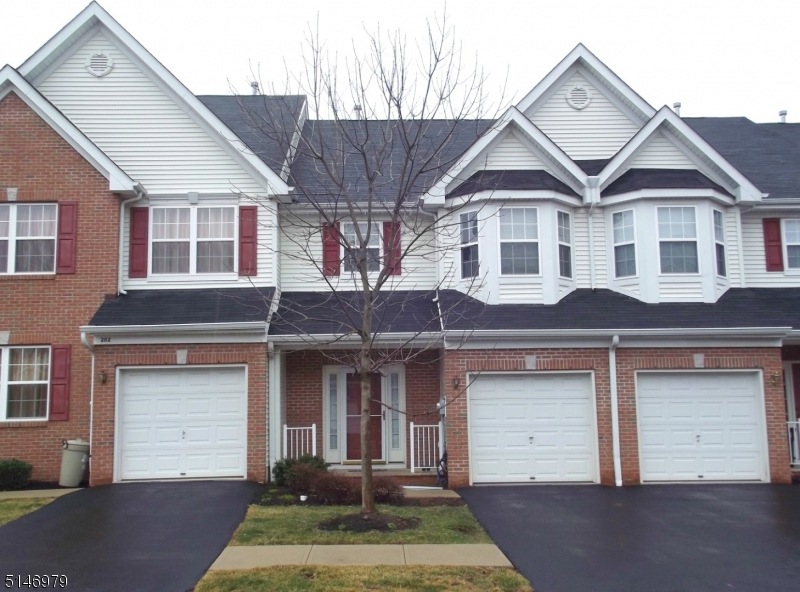 204 Alder Ct unit 204, New Brunswick, NJ 08901 - photo 1